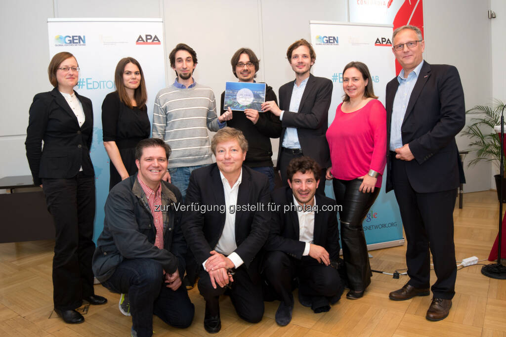 Christina Elmer, Evangeline De Bourgoing, Markus Wallisch, Rudolf Titl, Stefan Apfl, Daniela Kraus (fjum), Alexander Falchetto (APA-IT), Wolfgang Fasching, Bertrand Pecquerie und Ludovic Blecher: Global Editors Network: Vienna Hackdays: Magazin „Datum“ gewinnt nationalen Wettbewerb, © Aussender (31.10.2014) 