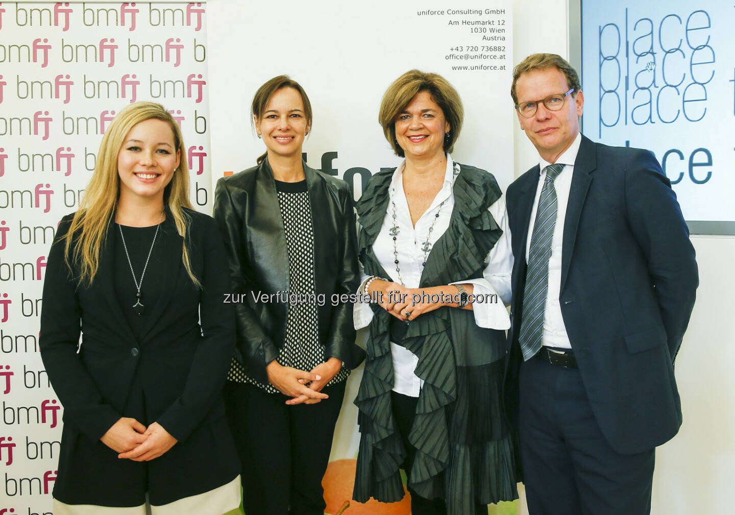 Anna Gürtler, Geschäftsführerin uniforce COnsulting GmbH, Jugendministerin Sophie Karmasin, Vorstandsdirektorin der Österreichischen Lotterien GmbH Bettina Glatz-Kremsner und Vorstandsdirektor der EVN GmbH Stefan Szyszkowitz: Bundesministerium für Familien und Jugend: Karmasin präsentiert best practice Modell zur Praktika- und Lehrstellenevaluation place to perform