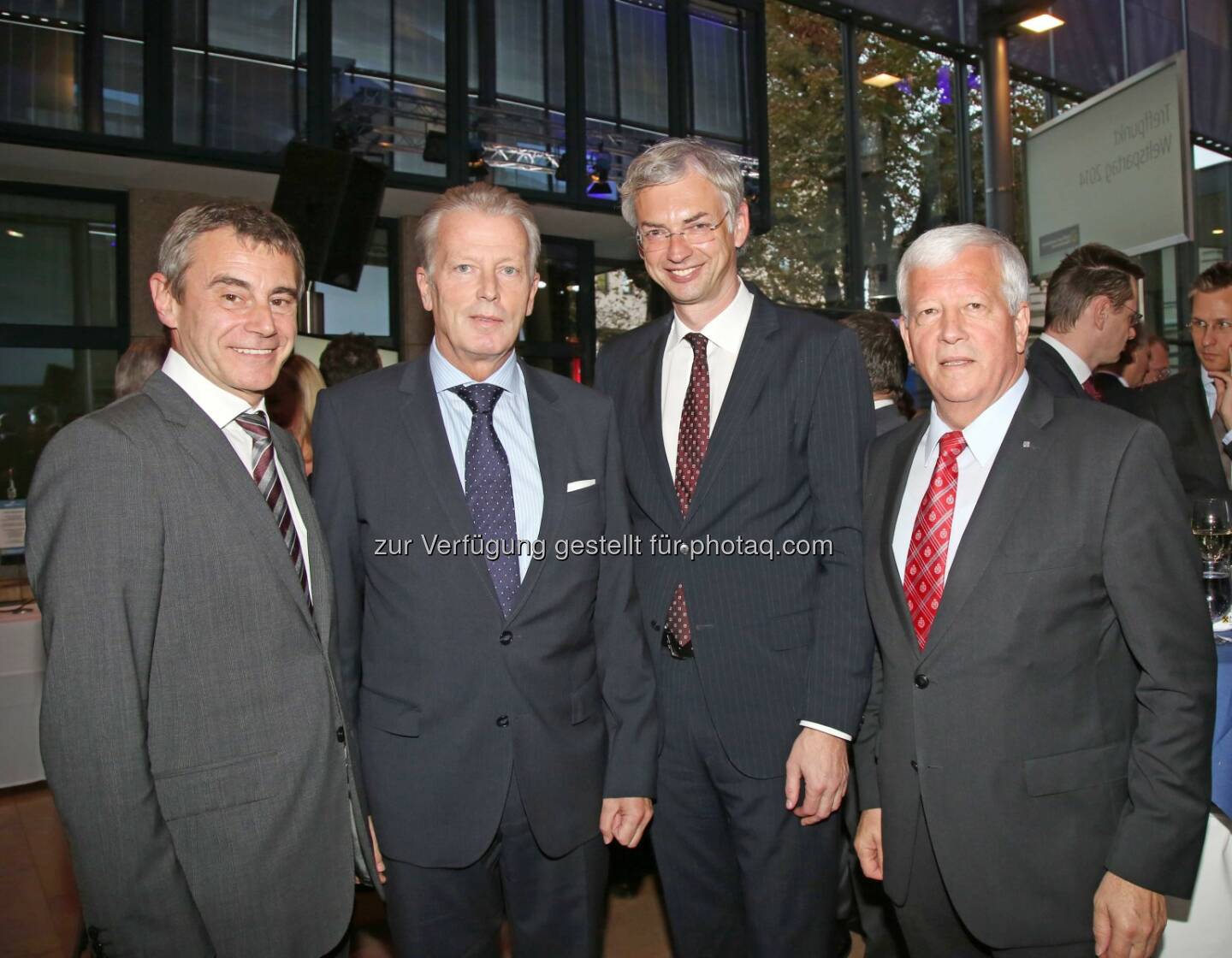 Heinrich Schaller (Generaldirektor RLB OÖ), Vizekanzler Reinhold Mitterlehner, Michael Strugl (Landesrat), Jakob Auer (Aufsichtsratspräsident RLB OÖ) (Bild: RLB OÖ/Strobl)