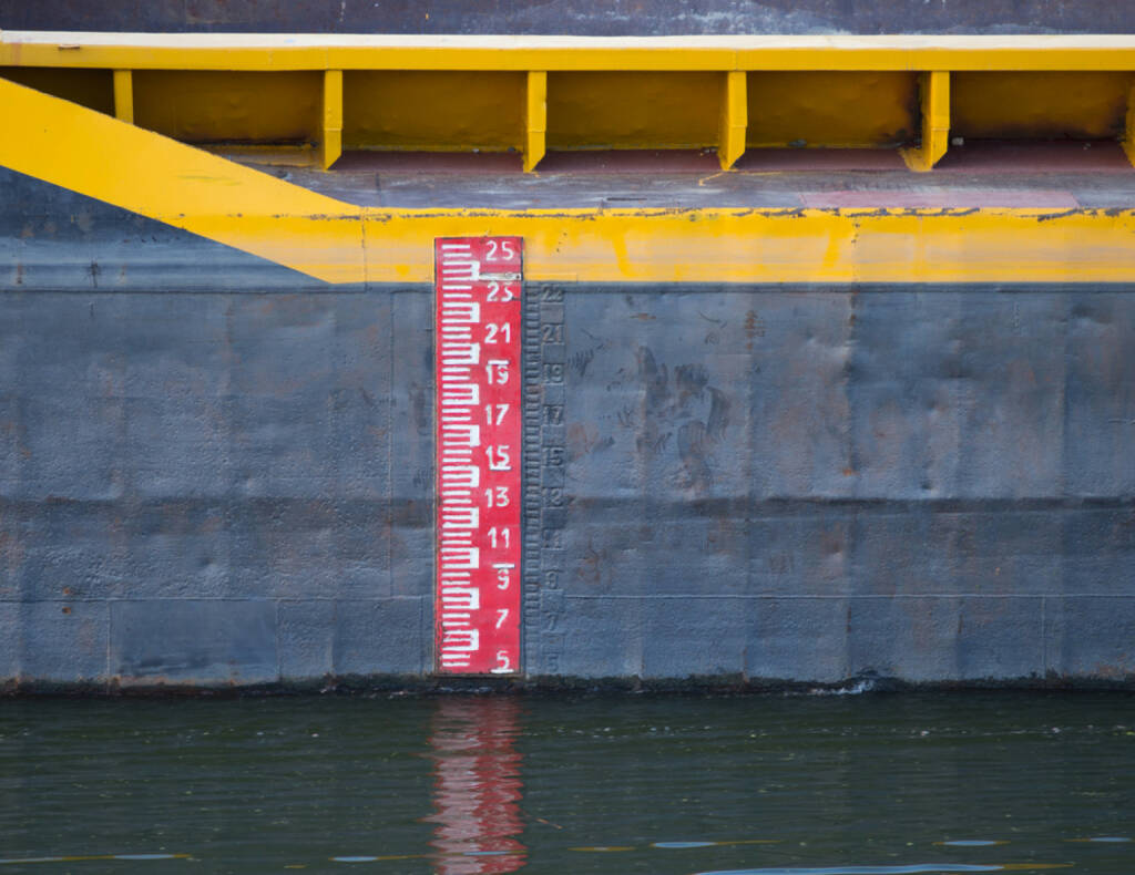 high water mark, Hochwasser, Wasserstand, Pegel, Wasser, http://www.shutterstock.com/de/pic-153521759/stock-photo-water-level-meter.html, © www.shutterstock.com (23.03.2025) 