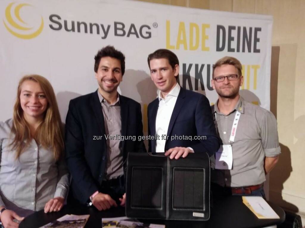SunnyBag mit Kurz-Besuch: v.li. n.r. Teresa Schimek, Stefan Ponsold, Sebastian Kurz, Thomas Maier (beigestellt) (03.11.2014) 