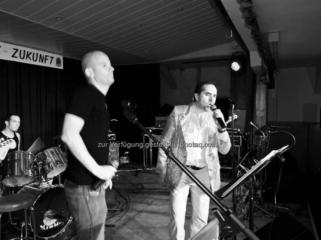 Klaus della Torre, Gast-Crooner Wolfgang Matejka: Hauptsoch Gsund, die Kapitalmarktkapelle , © mit freundlicher Genehmigung von Klaus della Torre (02.02.2013)