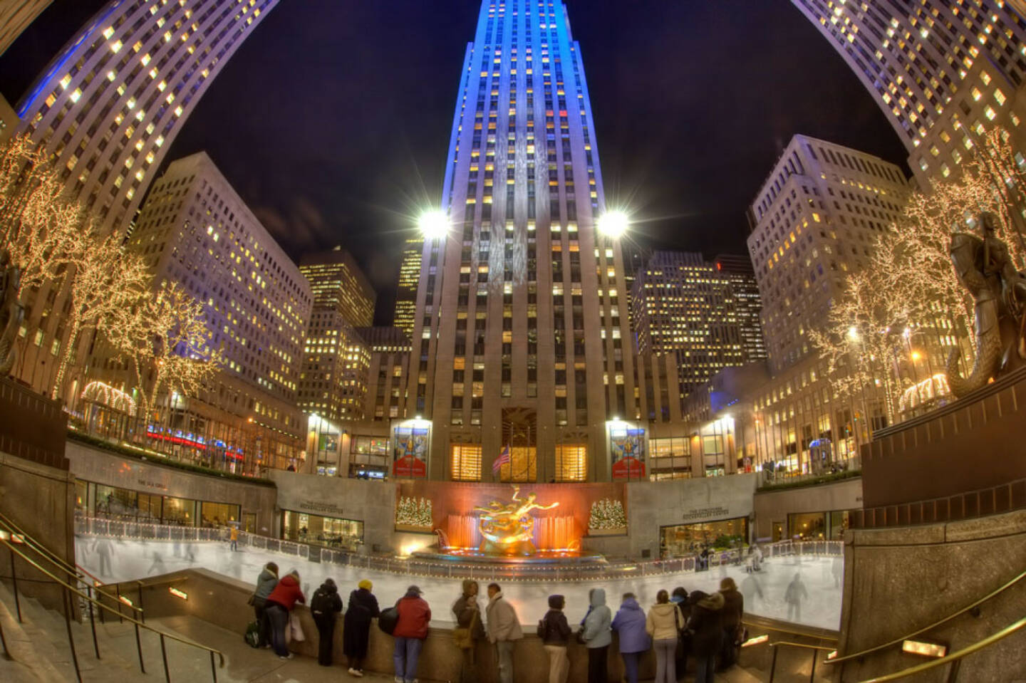 Weihnachten, New York City, USA, Rockefeller Center, Eislaufen, <a href=http://www.shutterstock.com/gallery-51516p1.html?cr=00&pl=edit-00>emin kuliyev</a> / <a href=http://www.shutterstock.com/editorial?cr=00&pl=edit-00>Shutterstock.com</a>, emin kuliyev / Shutterstock.com