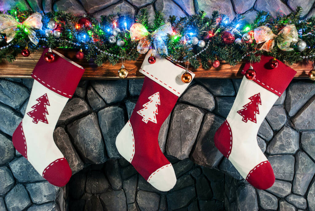 Weihnachten, USA, Christmas stocking, Socken, Kamin, http://www.shutterstock.com/de/pic-165215165/stock-photo-christmas-stocking-on-fireplace-background.html, © www.shutterstock.com (05.11.2014) 