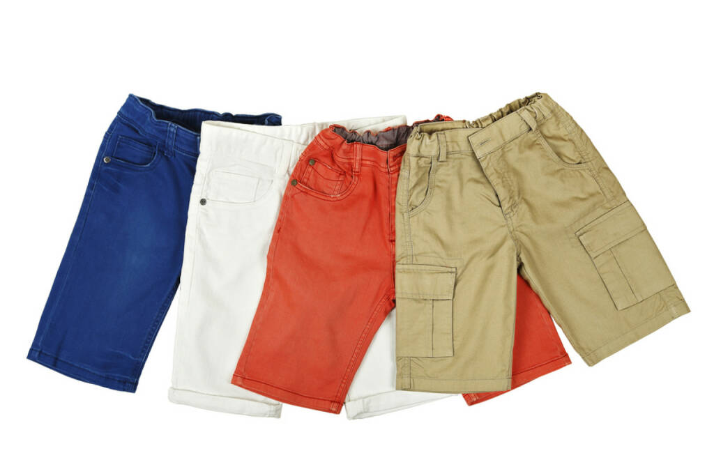 Shorts, Hosen, http://www.shutterstock.com/de/pic-203120593/stock-photo-four-pairs-of-colorful-shorts-on-white.html, © www.shutterstock.com (12.11.2024) 