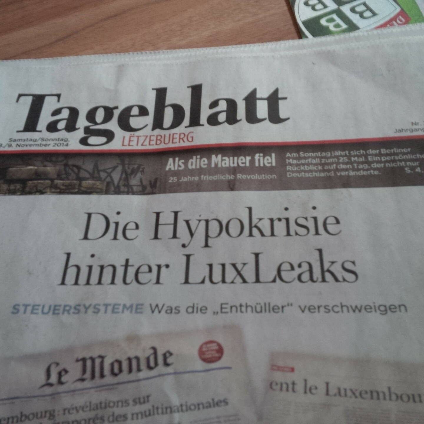 Hypo hinter LuxLeaks (Cover einer Luxemburger Tageszeitung), gesehen und fotografiert von Herbert Gmoser