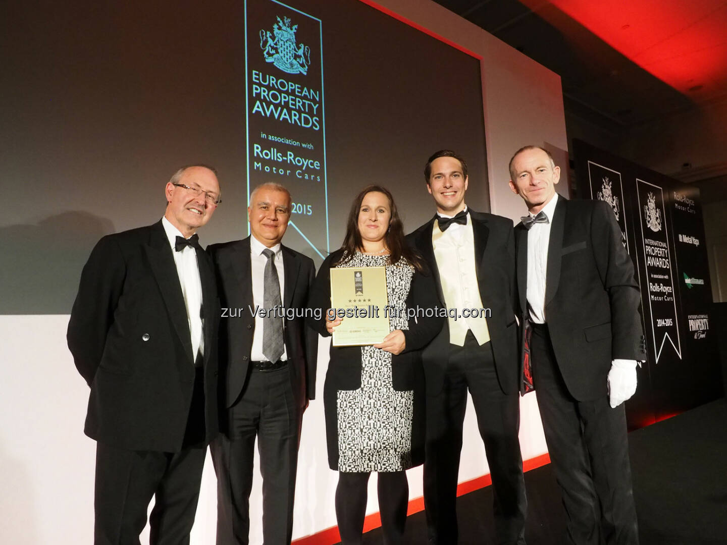 Lord Richard Best, Member of the House of Lords Bülent Özgül, CEO, Metal Yapi, Eva Hausegger, Rechtsabteilung, Sage Immobilien, (Stefan Gassner, CEO, Sage Immobilien, Stuart Shield - Chairman, International Property Awards: Sage Immobilien erhält Award Bester Immobilienmakler Österreichs bei den European Property Awards in London