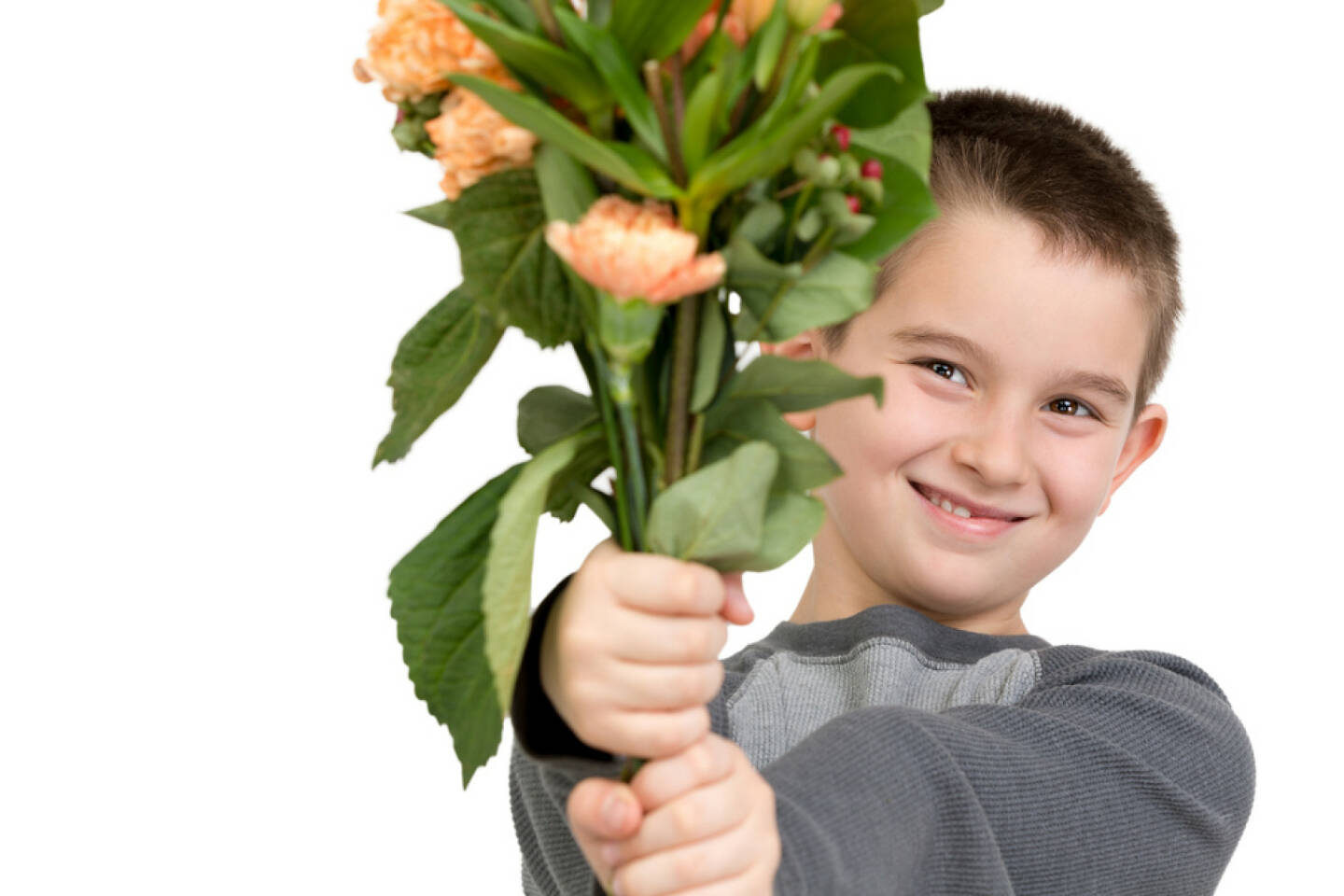 Blumen, Blumenstrauß, Bub, Kind, Junge, Muttertag, freundlich, http://www.shutterstock.com/de/pic-164657984/stock-photo-eight-years-old-boy-presenting-flowers-perhaps-he-is-trying-to-say-sorry-or-its-mothers-day.html