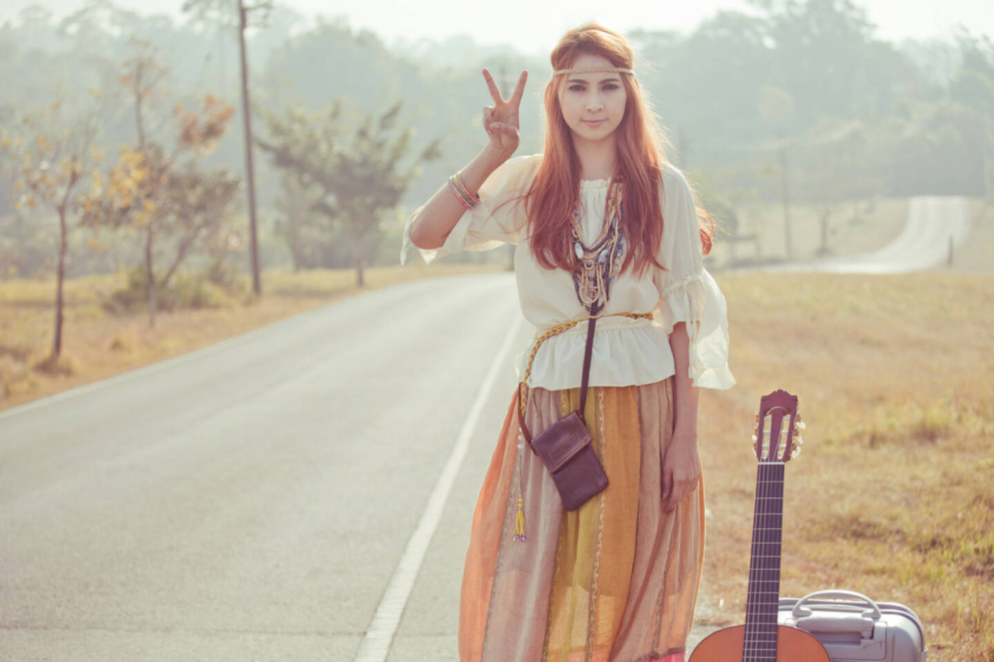 peace, Friede, Hippie, http://www.shutterstock.com/de/pic-174694952/stock-photo-hippie-girl-with-peace-signs-in-golden-field.html