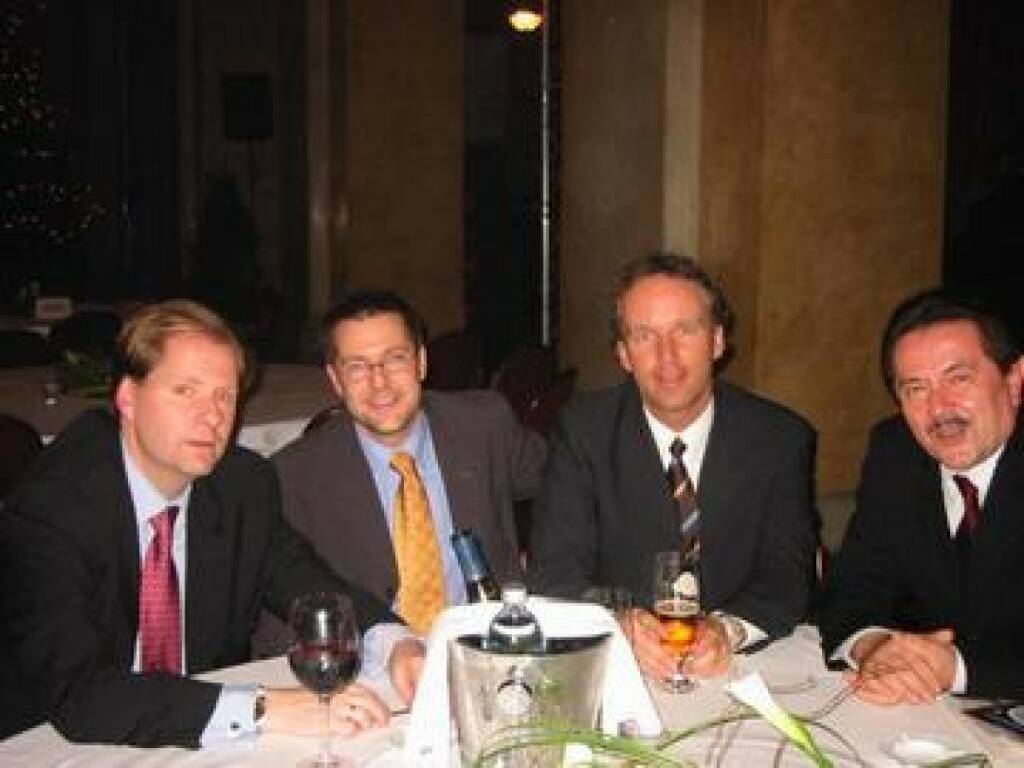 Jon Martinsen (Herold, u.a. auch Hauptsponsor von Admira Mödling) mit dem WirtschaftsBlatt-Trio Hans Pleininger, Christian Drastil und Peter Muzik (17.11.2014) 