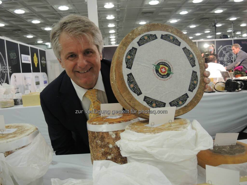 Affineur Walo von Mühlenen - Der Schweizer Affineur Walo von Mühlenen ist erneut einer der erfolgreichsten Teilnehmer am World Cheese Award 2014 mit insgesamt 9 Auszeichnungen, Käse, Sieger (Bild: Kate Webb, Affineur Walo von Mühlenen), © Aussendung (19.11.2014) 