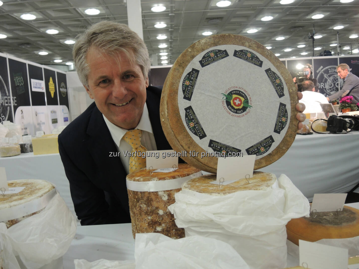 Affineur Walo von Mühlenen - Der Schweizer Affineur Walo von Mühlenen ist erneut einer der erfolgreichsten Teilnehmer am World Cheese Award 2014 mit insgesamt 9 Auszeichnungen, Käse, Sieger (Bild: Kate Webb, Affineur Walo von Mühlenen)