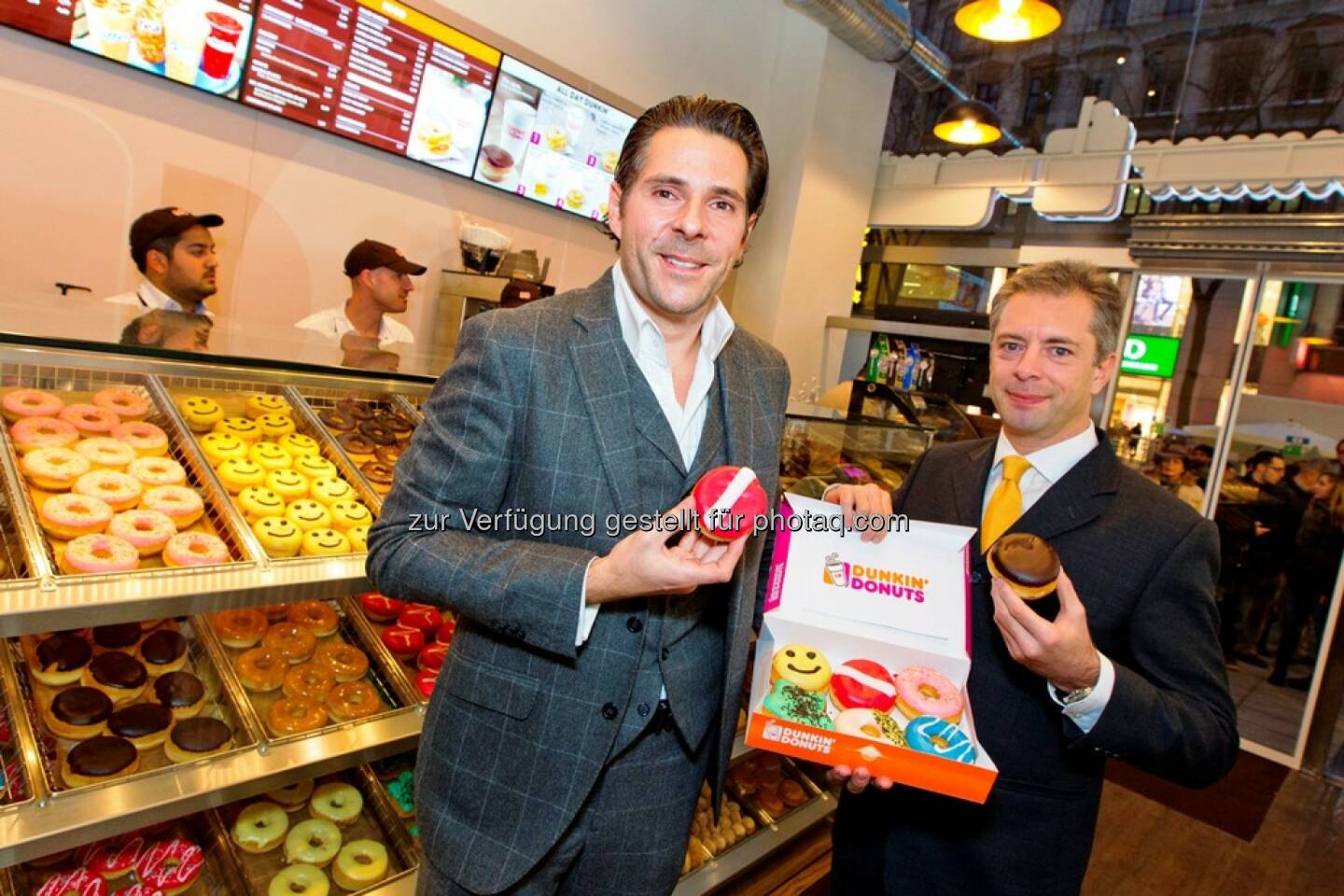 Patrick Marchl (Franchisenehmer), Carlos Vidal (Vice President Europe Dunkin' Donuts)