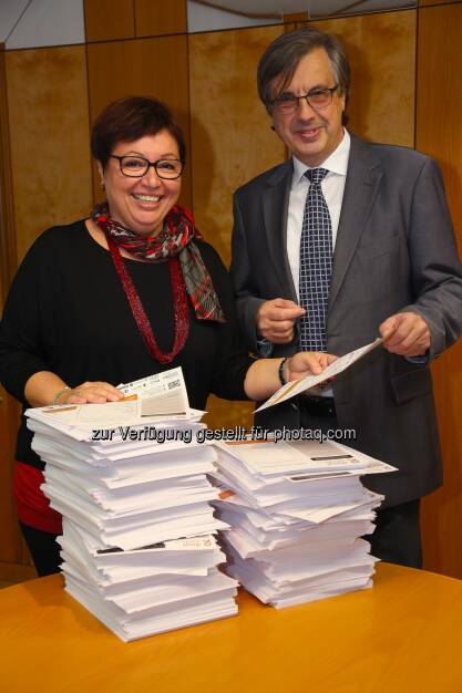 Gesundheitsministerin Sabine Oberhauser, Univ. Prof. Hellmut Samonigg: Österreichische Gesellschaft für Hämatologie und Onkologie (OeGHO): Mehr als 10.000 ÖsterreicherInnen sagen Don't Smoke (25.11.2014) 