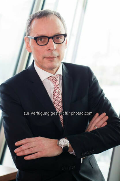 Wilhelm Celeda, der bereits seit 2013 im RCB Vorstand für die Kerngeschäftsbereiche der Bank verantwortlich zeichnet, wird mit 1. Jänner 2015 neuer Chief Executive Officer (Bild: RCB), © Aussender (26.11.2014) 