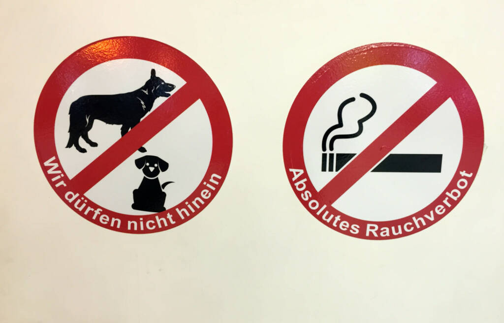 Verbot Wir dürfen nicht hinein Absolutes Rauchverbot, © diverse Handypics mit freundlicher Genehmigung von photaq.com-Freunden (29.11.2014) 