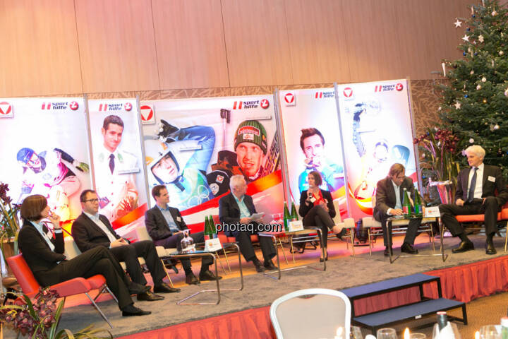 Renate Imoberdorf (Center for Sports and Management, WHU – Otto Beisheim School of Management), Wolfgang Mayer (Unternehmenskommunikation und Sponsoring backaldrin The Kornspitz®), Christian Moser (Sponsoring Manager bei der OMV Company) Sigi Heinrich (Eurosport), Nicole Trimmel (Kickbox-Welt- und Europameisterin), Christoph Schmölzer (Präsident von KADA – Sport mit Perspekti- ve und vierfacher Ruder-Weltmeister), Zsolt Kovacs (Regionaldirektor der RWB Austria)
