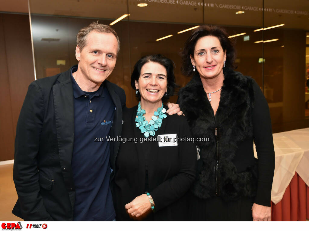 Paul and Evelyne Sacher-Toporek und Jana Kubala. (Photo: GEPA pictures/ Martin Hoermandinger) (02.12.2014) 