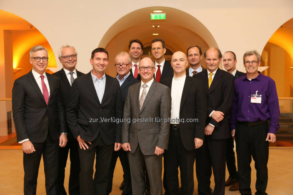 Univ.-Prof. Nikolaus Franke, Thomas Brauner, Speech Processing Solutions, Johann Strunz, Doka, Reinhold Stumpfl, AV Stumpfl GmbH, Martin Wolf, Wolf Vision Holding, Rudi Klausnitzer, DMC Beteiligungsges.mbH, Reiner Thalacker, Wintersteiger AG, Harald Leitenmüller, Microsoft Österreich, Othmar Sailer, Lisec Holding, Josef Hackl, Wild Gruppe, Thomas Zembacher, Österreichischer Wirtschaftsverlag, Rainer Ulmer, Hilti: Österreichischer Wirtschaftsverlag GmbH: Erster Kongress österreichischer Weltmarktführer in Wien, © Aussender (02.12.2014) 