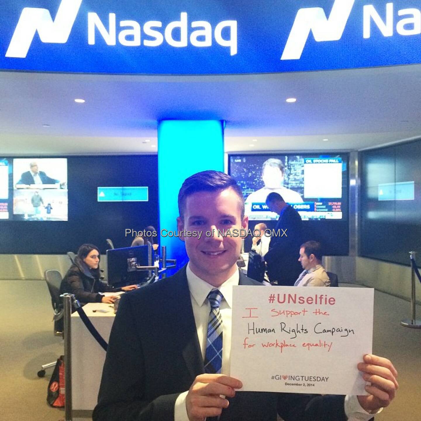 #Nasdaq's David Lynch supports the @humanrightscampaign! #UNSelfie #GivingTuesday @blackbaud  Source: http://facebook.com/NASDAQ