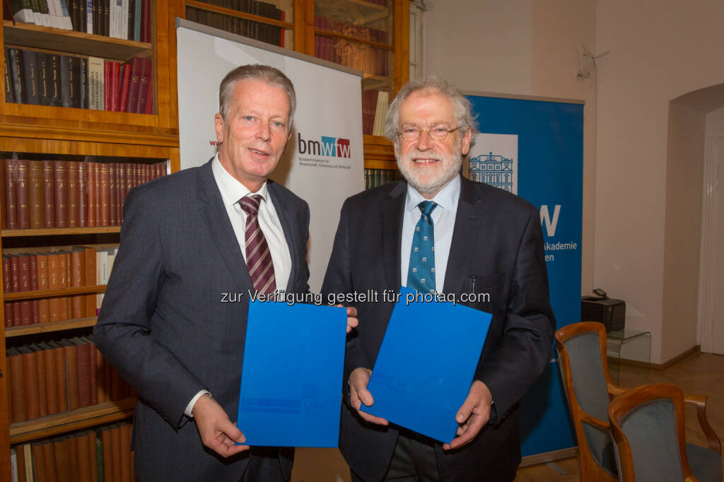 Reinhold Mitterlehner, Vizekanzler und Wissenschaftsminister; Anton Zeilinger, Präsident ÖAW: Österreichische Akademie der Wissenschaften: Weiterer Auftrieb für Grundlagenforschung und Wissenstransfer, © Aussender (04.12.2014) 