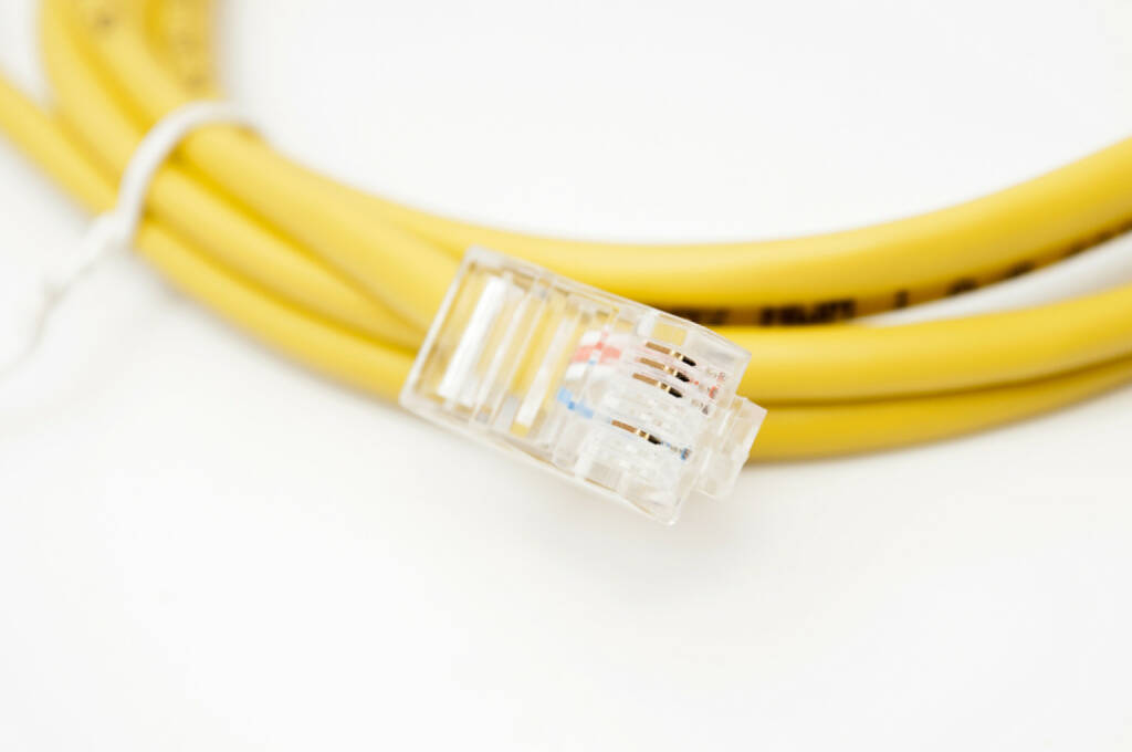 Telefon, Telefonkabel, Kabel, Telekommunikation, http://www.shutterstock.com/de/pic-147275966/stock-photo-telephone-cable-yellow-on-a-white-background.html (04.12.2014) 