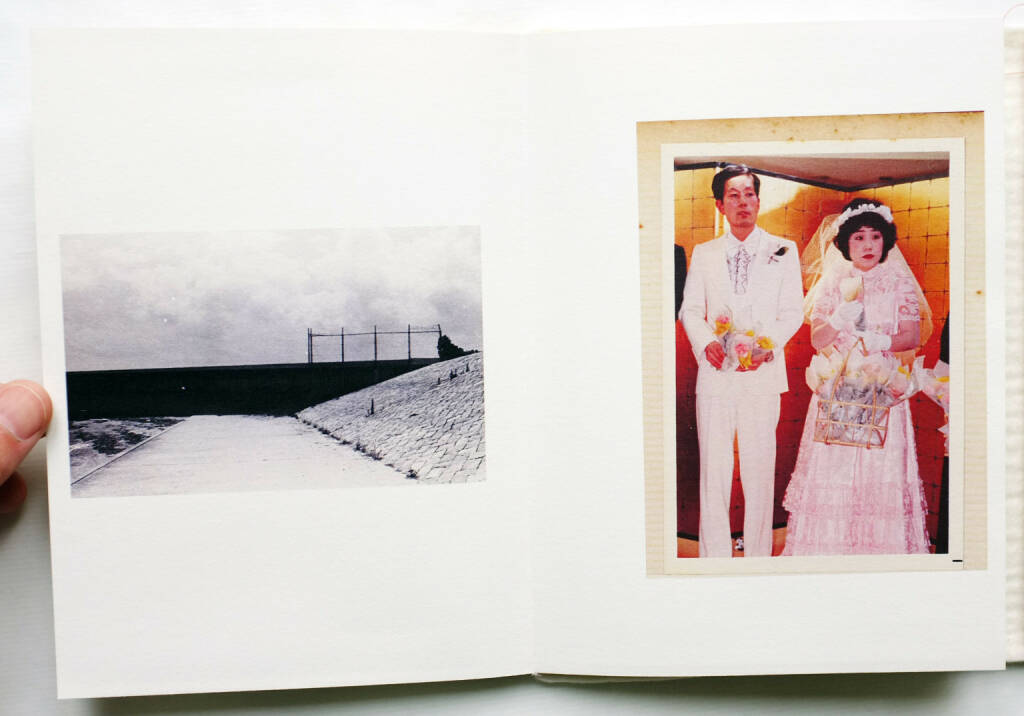 Yoshikatsu Fujii - Red String (2014), (200-) 1500 Euro, http://josefchladek.com/book/yoshikatsu_fujii_-_red_string (08.12.2014)