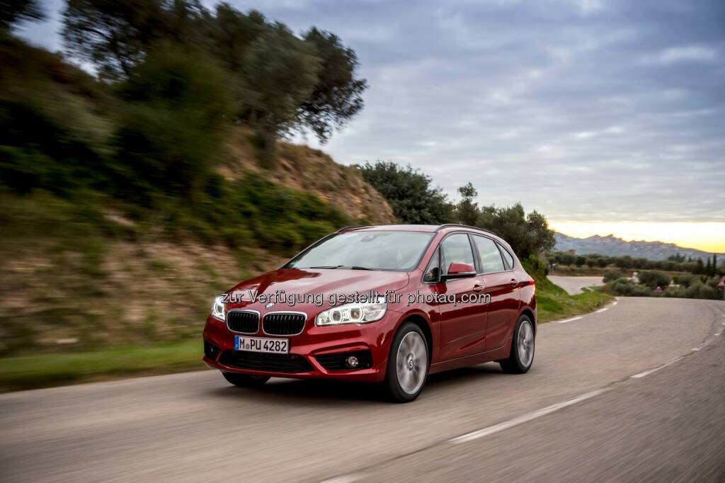 Personenwarnung mit City-Anbremsfunktion von BMW ConnectedDrive wird mit dem Euro NCAP Advanced Award 2014 ausgezeichnet., © Aussendung (10.12.2014) 