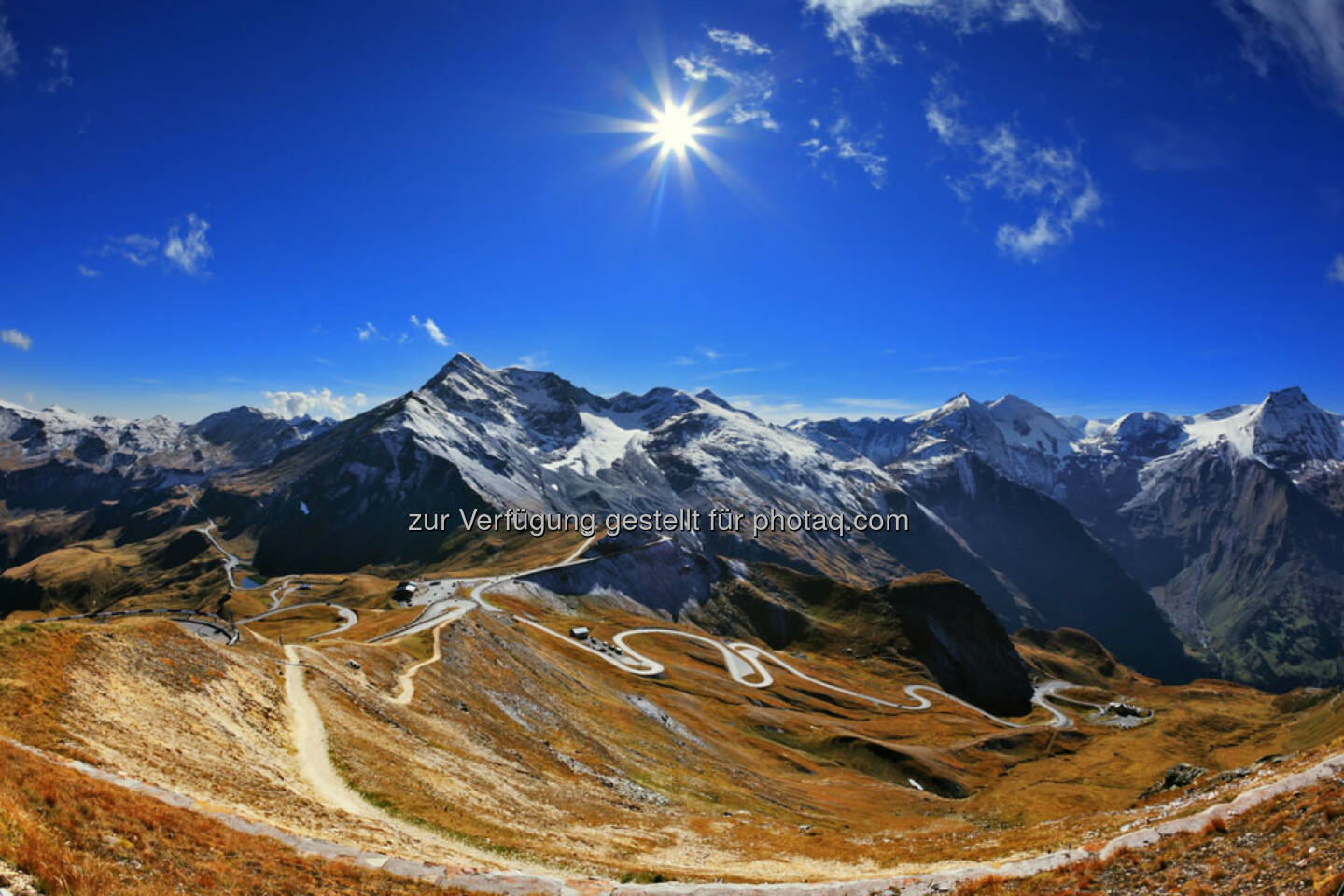 Großglockner, Berg, Alpen, Hochalpenstraße, hinauf, Serpentinen, winden, aufwärts, top, http://www.shutterstock.com/de/pic-208999093/stock-photo-austrian-alps-excursion-to-the-picturesque-panoramic-way-grossgloknershtrasse-sunny-day-in-early.html