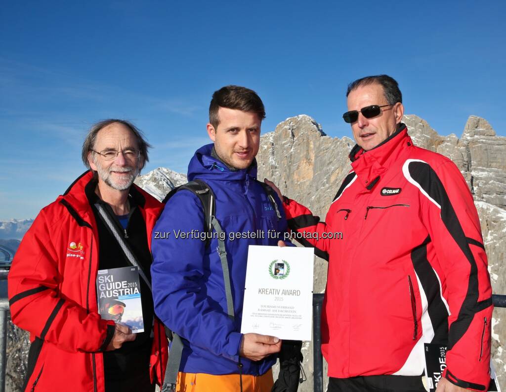 Fred Fettner (Herausgeber Ski Guide Austria), Elias Walser, Tourismusdirektor Ramsau am Dachstein und Günter Fritz (Herausgeber Ski Guide Austria): medianet Verlag AG: Ski Guide Austria 2015, © Aussendung (11.12.2014) 