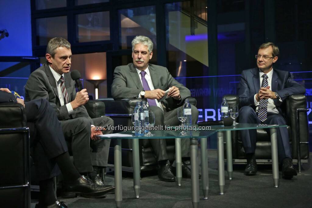 Heinrich Schaller (RLB OÖ), Jörg Schelling (Finanzminister), Axel Greiner (Industriellenvereinigung OÖ-Präsident) (16.12.2014) 