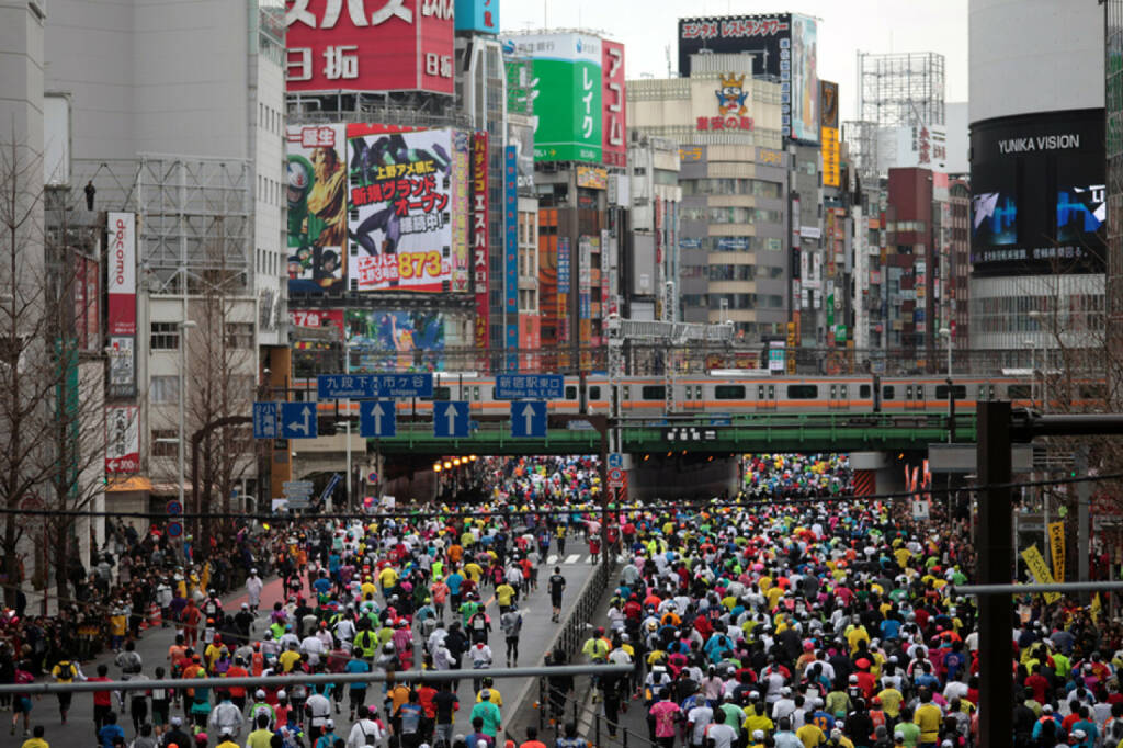 Tokio, Marathon, Läufer, The Big Six, The Big 6, Japan, <a href=http://www.shutterstock.com/gallery-4961p1.html?cr=00&pl=edit-00>J. Henning Buchholz</a> / <a href=http://www.shutterstock.com/editorial?cr=00&pl=edit-00>Shutterstock.com</a>, J. Henning Buchholz / Shutterstock.com, © www.shutterstock.com (25.12.2014) 