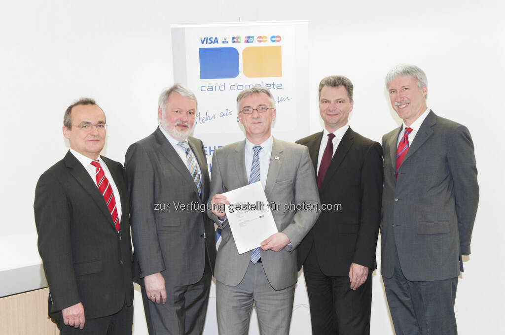 card complete und AirPlus verlängern Partnerschaft: Hanno Kirsch, Wolfgang Schneider (beide AirPlus), Prok. Gerald Weiss, Walter Schlögl, Heimo Hackel (alle card complete) (c) Aussendung
 (10.02.2013) 