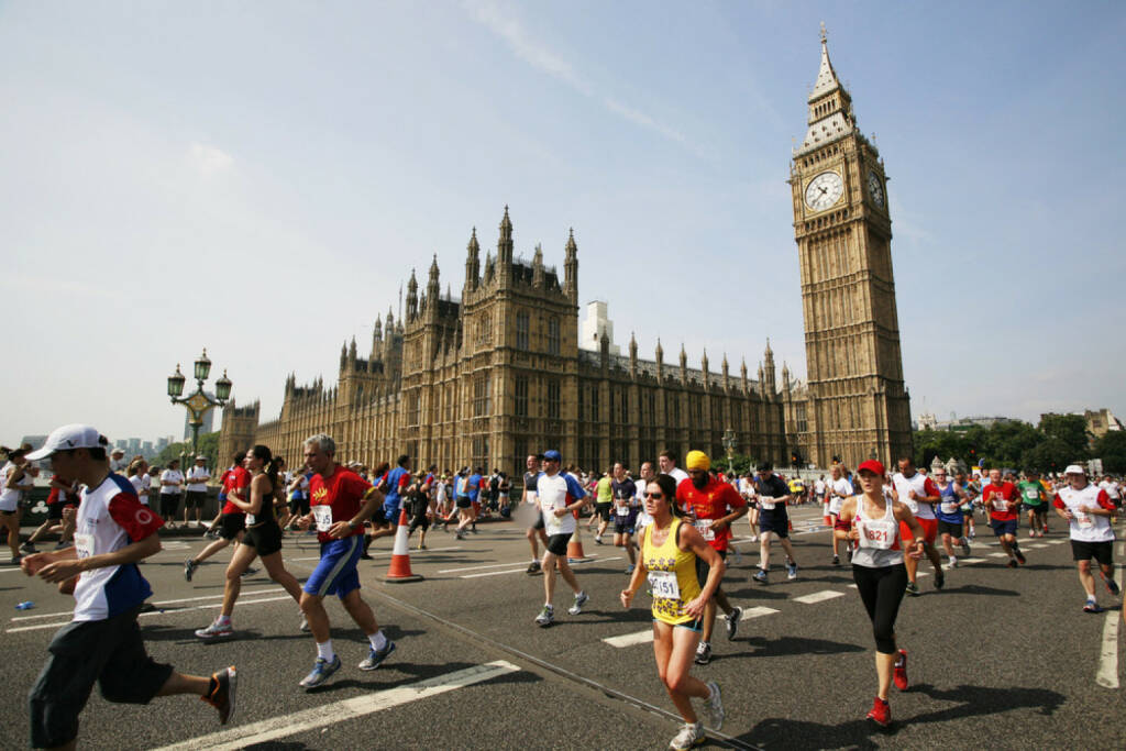 London, Marathon, England, Großbritannien, Läufer, Big Ben, <a href=http://www.shutterstock.com/gallery-724414p1.html?cr=00&pl=edit-00>Bikeworldtravel</a> / <a href=http://www.shutterstock.com/editorial?cr=00&pl=edit-00>Shutterstock.com</a>, Bikeworldtravel / Shutterstock.com, © www.shutterstock.com (25.12.2014) 