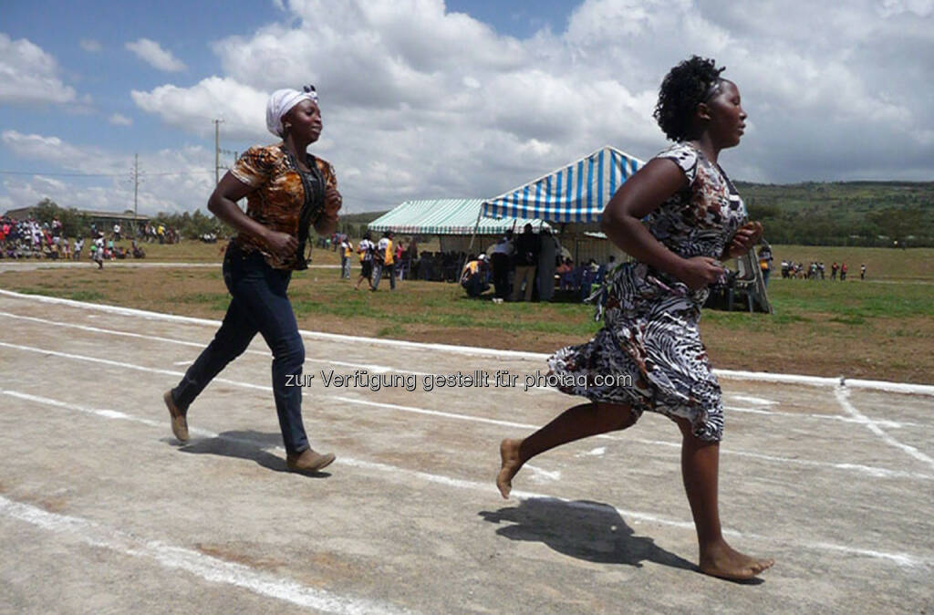 Eröffnung des Run2gether- Kiambogo Primary School – Stadium, © Run2gether (07.01.2015) 