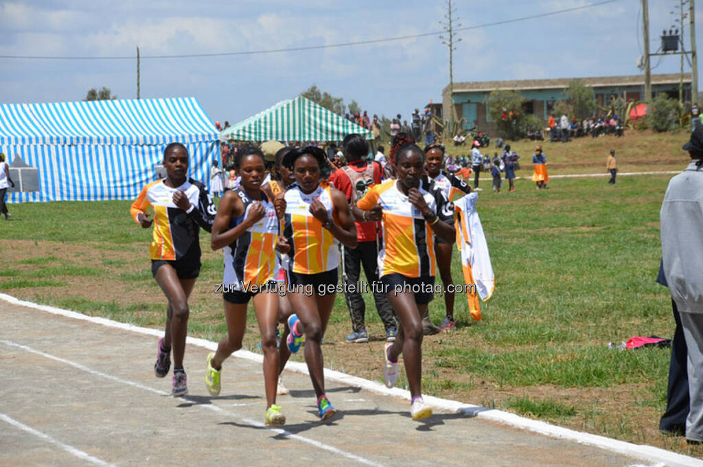 Eröffnung des Run2gether- Kiambogo Primary School – Stadium, © Run2gether (07.01.2015) 