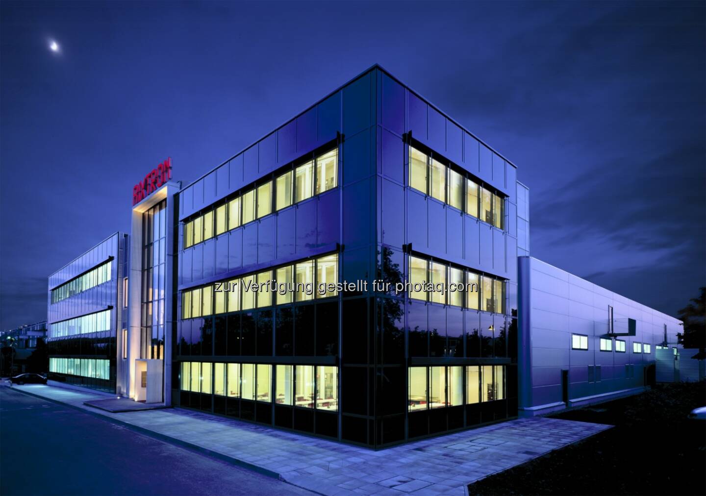 Aixtron Production and Headquarters in Herzogenrath/Aachen, Germany (Quelle: http://www.aixtron.com/en/press/media-center/downloads/ )