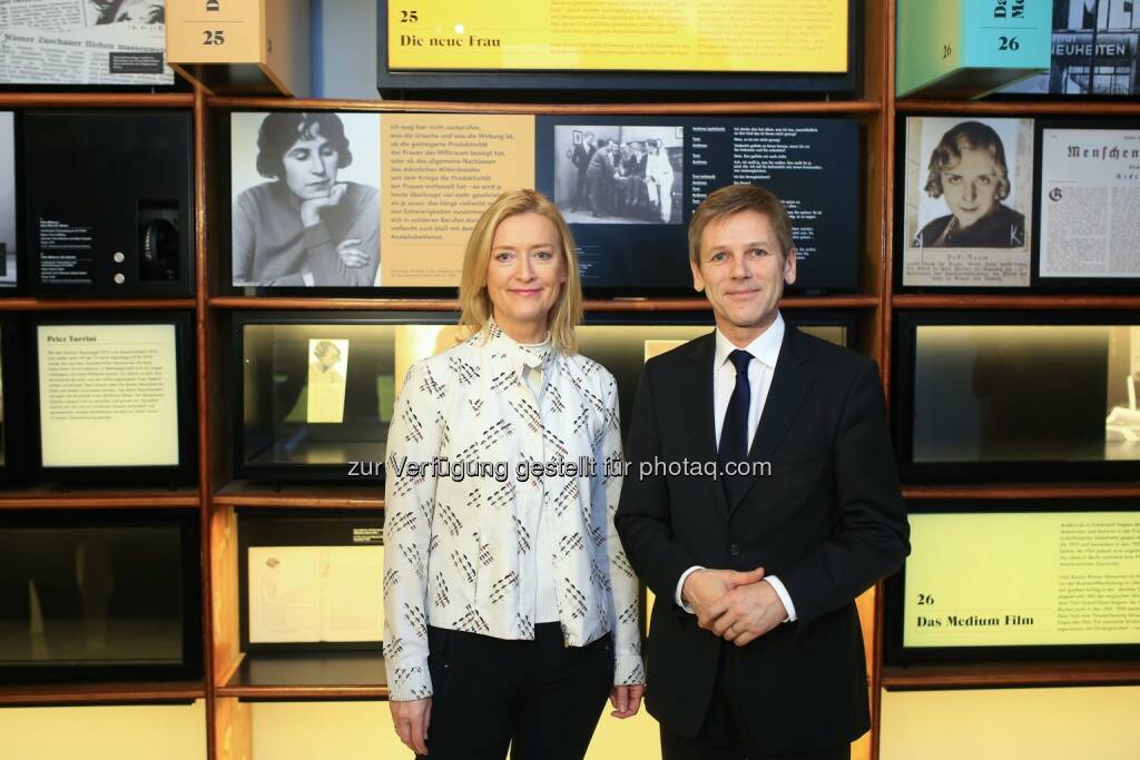 Johanna Rachinger, Generaldirektorin der Österreichischen Nationalbibliothek; Josef Ostermayer, Bundesminister für Kunst und Kultur, Verfassung und Medien: Österreichische Nationalbibliothek: Der erste Blick in das zukünftige Literaturmuseum der Österreichischen Nationalbibliothek, © Aussendung (14.01.2015) 