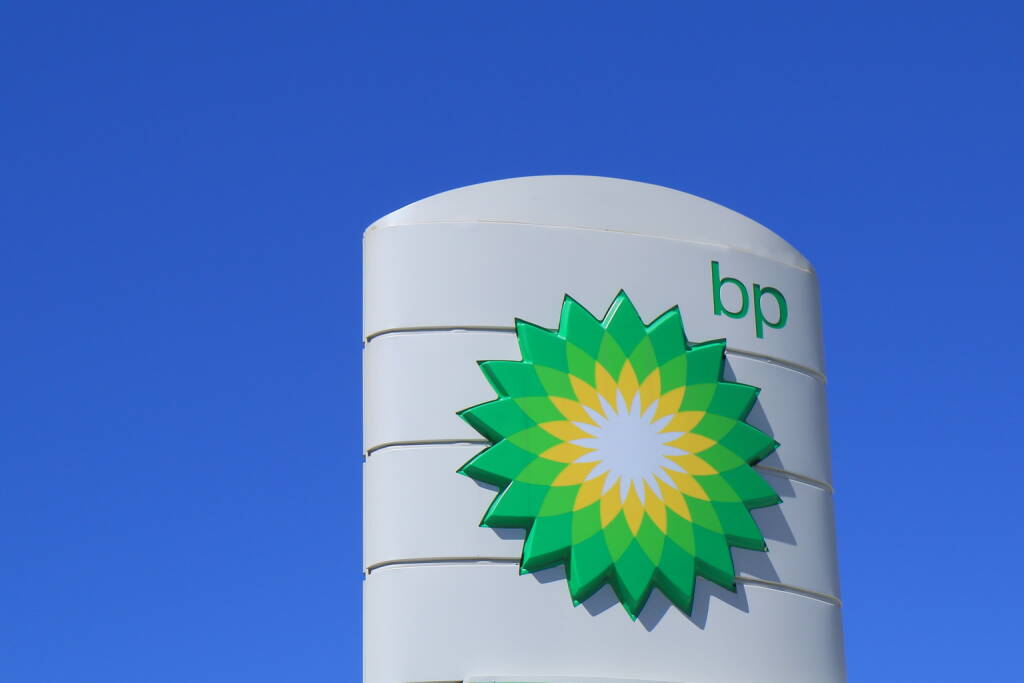 BP, British Petrol, Logo, Tankstelle <a href=http://www.shutterstock.com/gallery-1778405p1.html?cr=00&pl=edit-00>TK Kurikawa</a> / <a href=http://www.shutterstock.com/editorial?cr=00&pl=edit-00>Shutterstock.com</a>, © www.shutterstock.com (20.01.2015) 