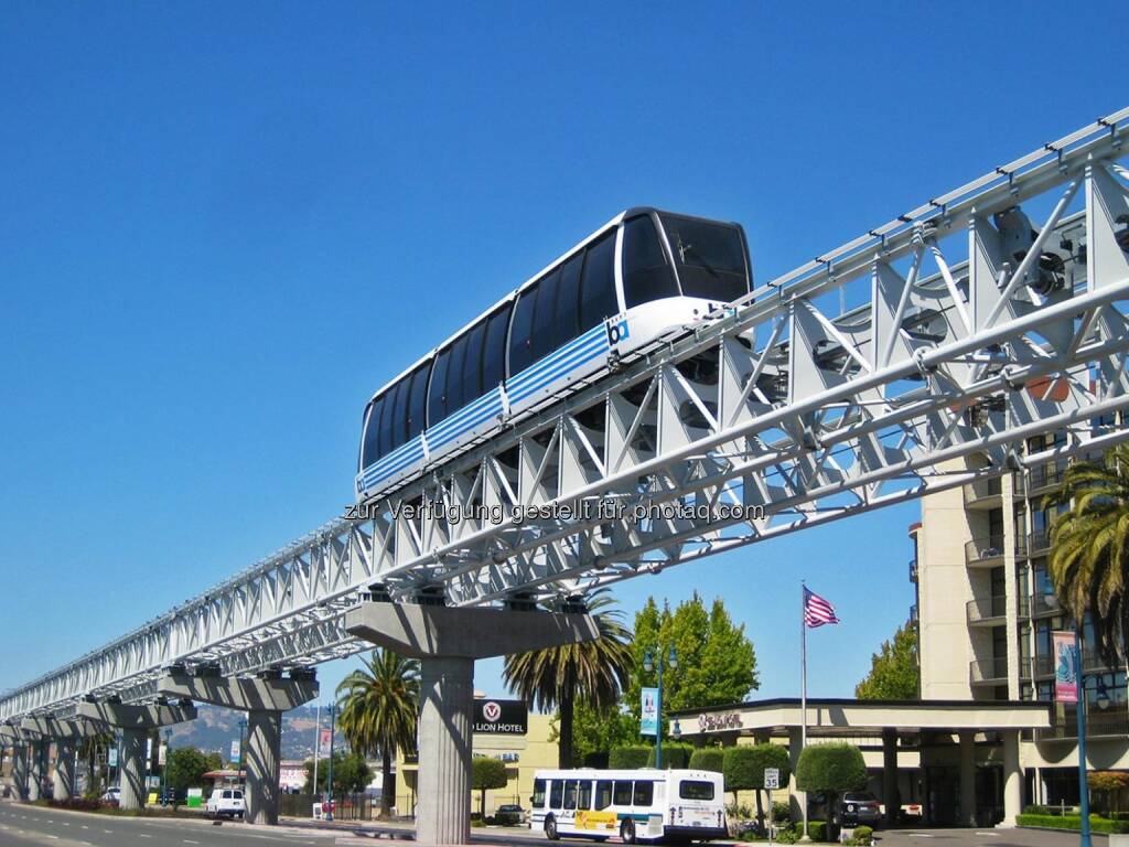 Schnelle Flughafenverbindung mit Elektrotechnik von Siemens: Der Automated People Mover verbindet die Bart Coliseum Station in Oakland mit dem internationalen Flughafen von Oakland und schließt damit eine Lücke im öffentlichen Nahverkehr., © Aussendung (27.01.2015) 