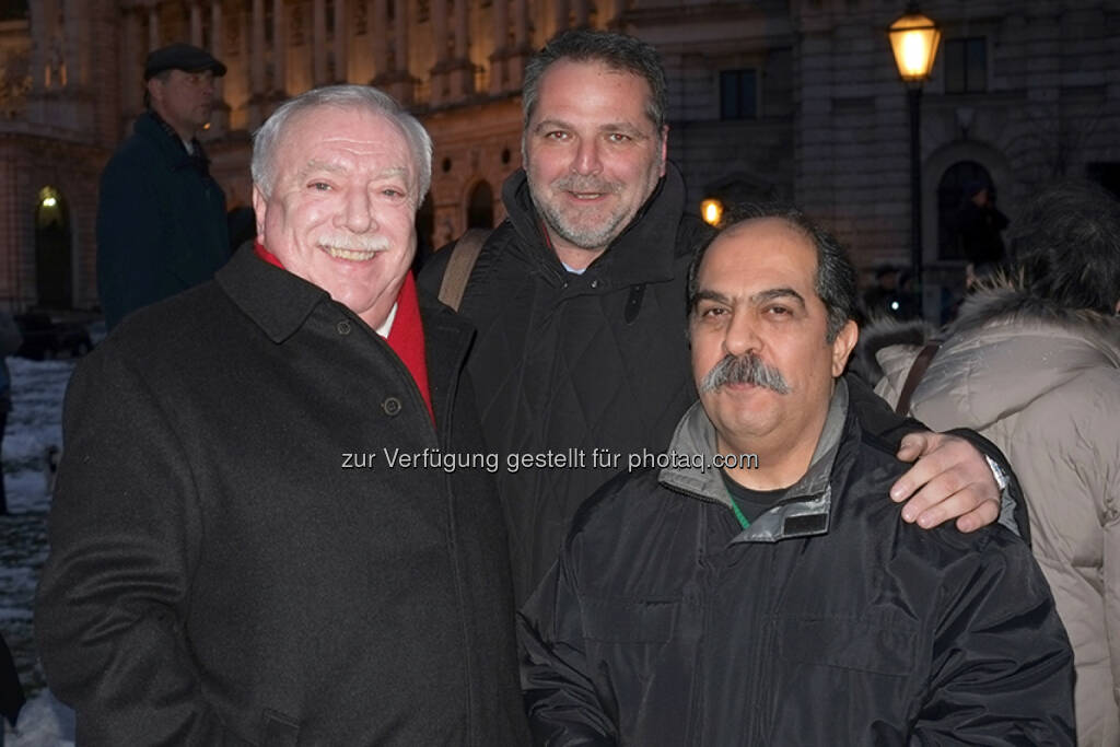 Bürgermeister Michael Häupl, Willi Merny (Mauthausenkomitee), Keivan Amiri (Taxistreik) - Taxistreik - 50000 Gründe: Protest im Taxi-Korso gegen Akademikerball (Bild: 50000Gründe), © Aussender (28.01.2015) 