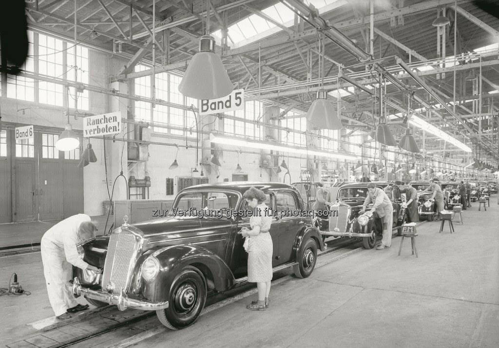 Mercedes-Benz in Sindelfingen feiert in diesem Jahr 100-jähriges Standortjubiläum: Produktion des Mercedes-Benz 220 im Jahre 1951, © Aussendung (30.01.2015) 