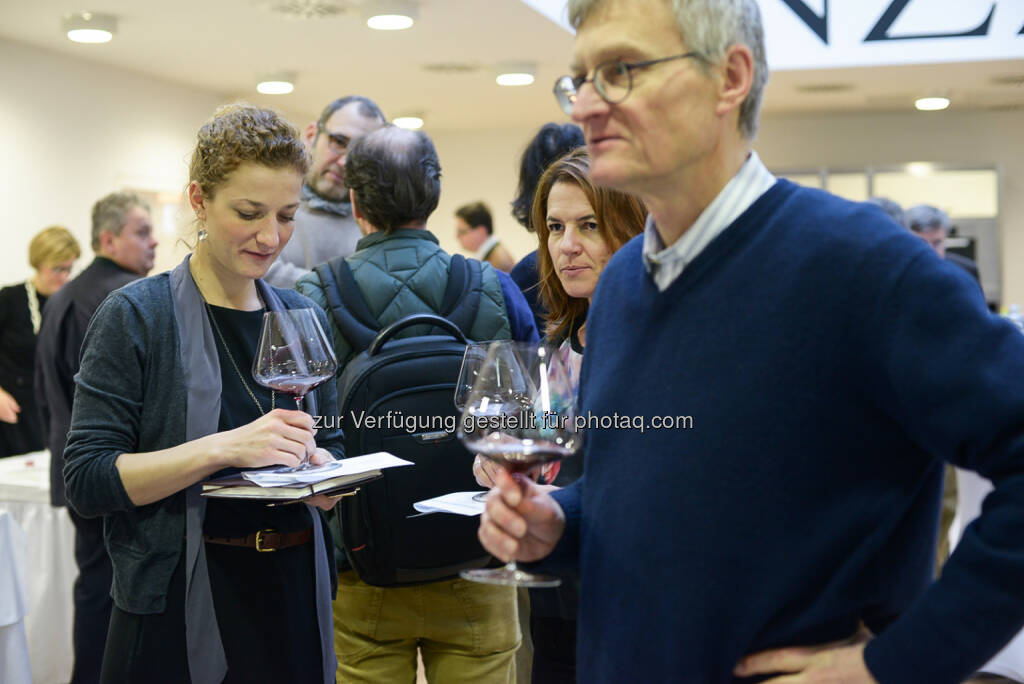 NZZ - Verkostung Spitzerberg-Weine, © Daniel Shaked, NZZ.at (03.02.2015) 