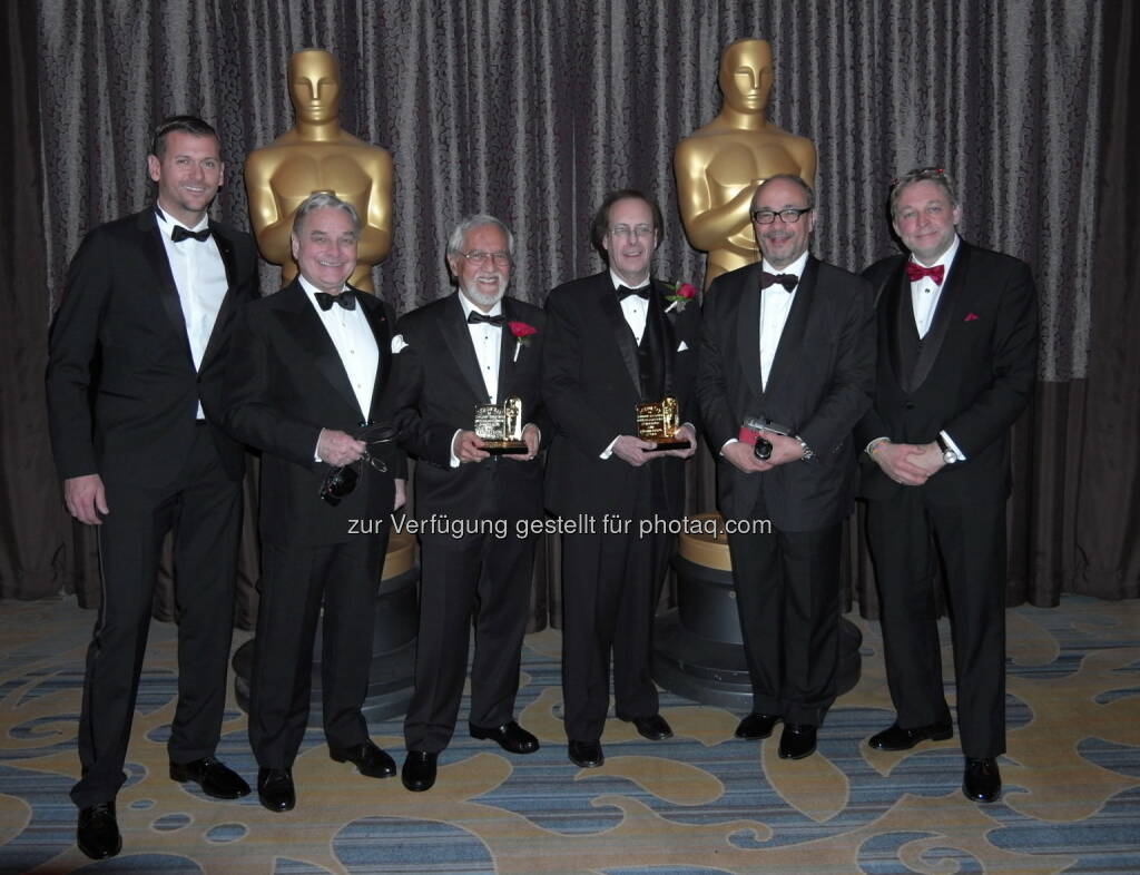 Erik Feichtinger, Christian Skrein, André de Winter, Iain Neil,  Andreas Kaufmann, Gerhard Baier (Foto: Jon Fauer): Leica Camera AG: Scientific and Engineering Award® für Entwickler der Leica Summilux-C Objektive, © Aussendung (09.02.2015) 