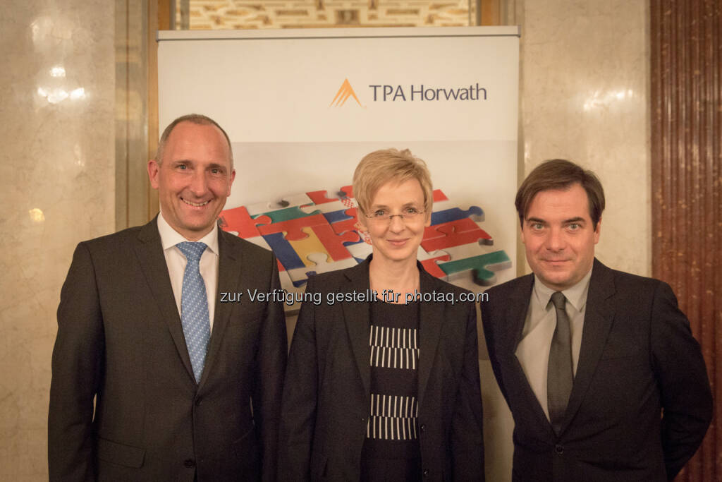 Regierungschef Adrian Hasler, Anja Cupal (TPA Horwath), Rainer Nowak (Die Presse): TPA Horwath Wirtschaftstreuhand und Steuerberatung GmbH: Face-to-Face mit dem liechtensteinischen Regierungschef Adrian Hasler, © Aussender (12.02.2015) 