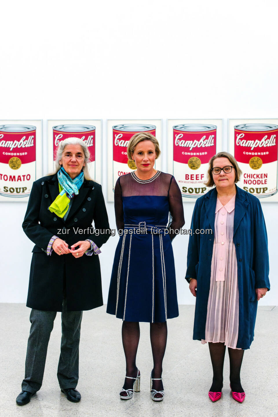 Isabel Pfeiffer-Poensgen (Vorsitzende des Kuratoriums der Peter und Irene Ludwig Stiftung Aachen), Karola Kraus (Direktorin mumok), Susanne mumok (Kuratorin mumok): mumok Museum Moderner Kunst: mumok: Ausstellungen Ludwig Goes Pop und David Lieske. Platoon (RL-X) in vollem Haus eröffnet