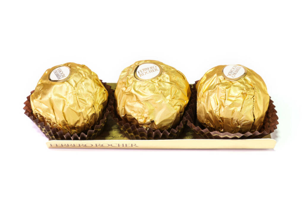 Ferrero Rocher, Schokolade, Süsses, süß, <a href=http://www.shutterstock.com/gallery-1803218p1.html?cr=00&pl=edit-00>Panya7</a> / <a href=http://www.shutterstock.com/editorial?cr=00&pl=edit-00>Shutterstock.com</a>, Panya7 / Shutterstock.com, © www.shutterstock.com (15.02.2015) 