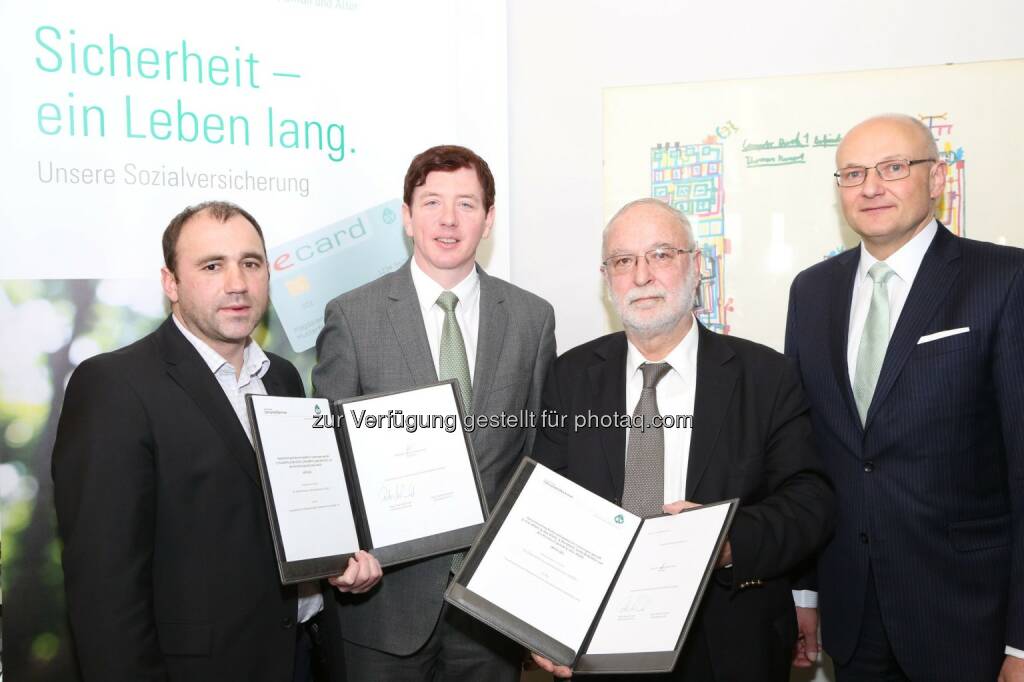 Albert Maringer (Obmann der OÖGKK), Peter McDonald (Vorstandsvorsitzender des Hauptverbandes der österr. Sozialversicherungsträger), OMR Hannes Westermayer (Präsident der Österr. Zahnärztekammer), Claudius Ratschew (Pressereferent der Österr. Zahnärztekammer): Hauptverband der österr. Sozialversicherungsträger: Zwei neue Leistungen der Sozialversicherung bei Zahnspangen-Versorgung, © Aussender (16.02.2015) 