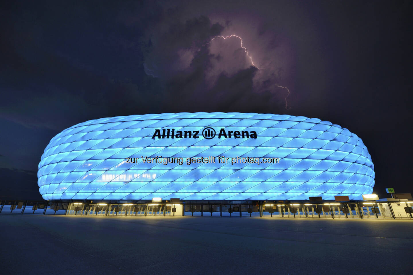 Allianz Arena, München, Deutschland, <a href=http://www.shutterstock.com/gallery-1706938p1.html?cr=00&pl=edit-00>Yuri Turkov</a> / <a href=http://www.shutterstock.com/editorial?cr=00&pl=edit-00>Shutterstock.com</a>, Yuri Turkov / Shutterstock.com
