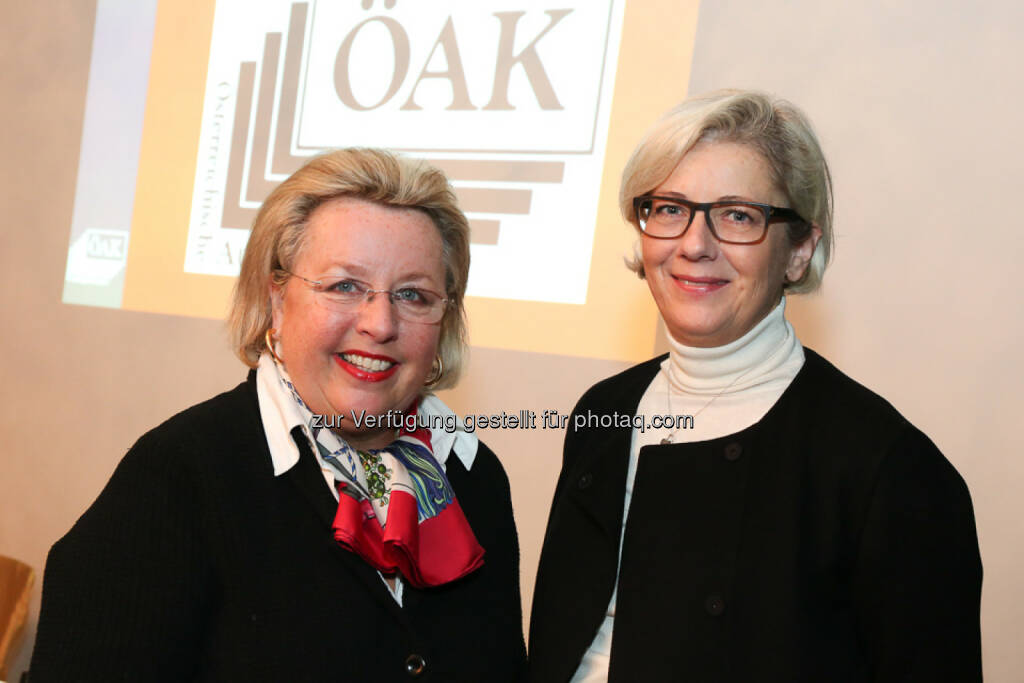 Sibylle Callagy (Präsidentin ÖAK), Friederike Müller-Wernhart (CEO Mindshare): Österreichische Auflagenkontrolle: Erstmalige Ausweisung von ePaper in der ÖAK, © Aussender (25.02.2015) 